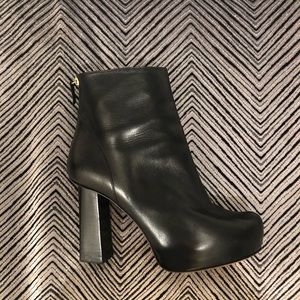 Pollini Leather Bootie Italian made. Black sz 39